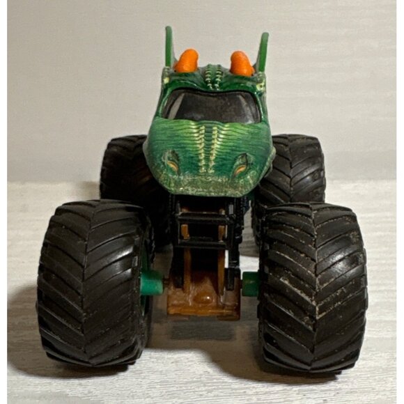 Hot Wheels Monster Jam Reptoid Diecast Truck 1:64 Scale Green & Orange Toy - Picture 2 of 8